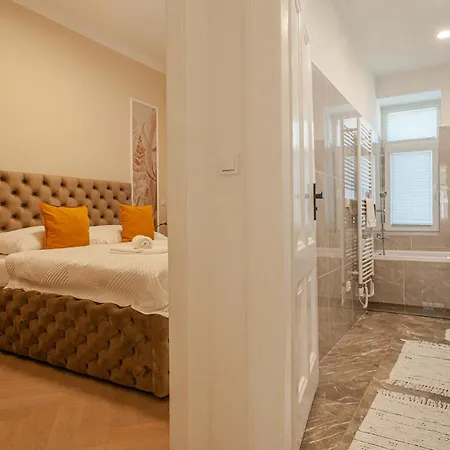 Ferienwohnung Sting Old Town Ostrava Exterior foto