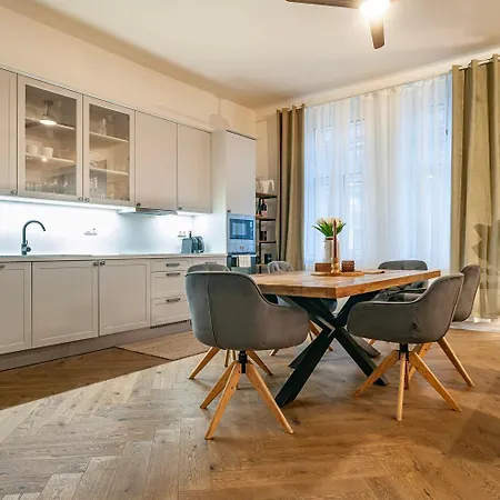 Ferienwohnung Sting Old Town Ostrava Exterior foto
