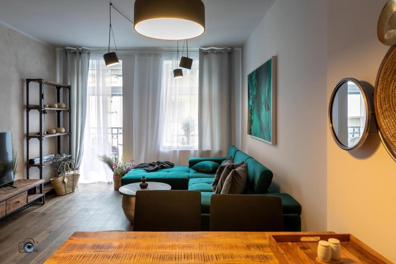 Sting Old Town Apartment