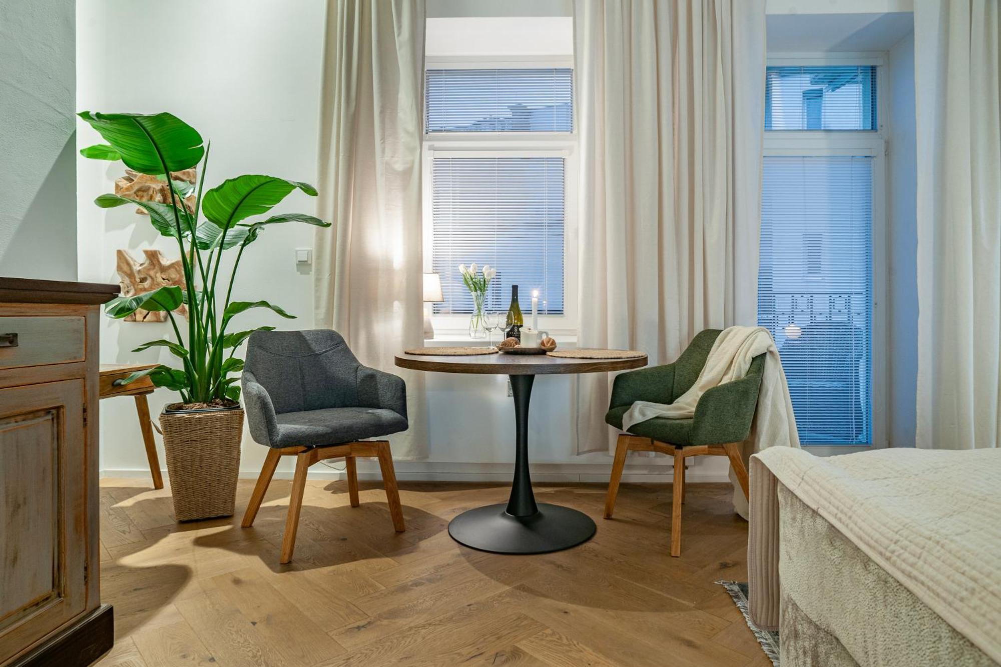 Sting Old Town Apartment