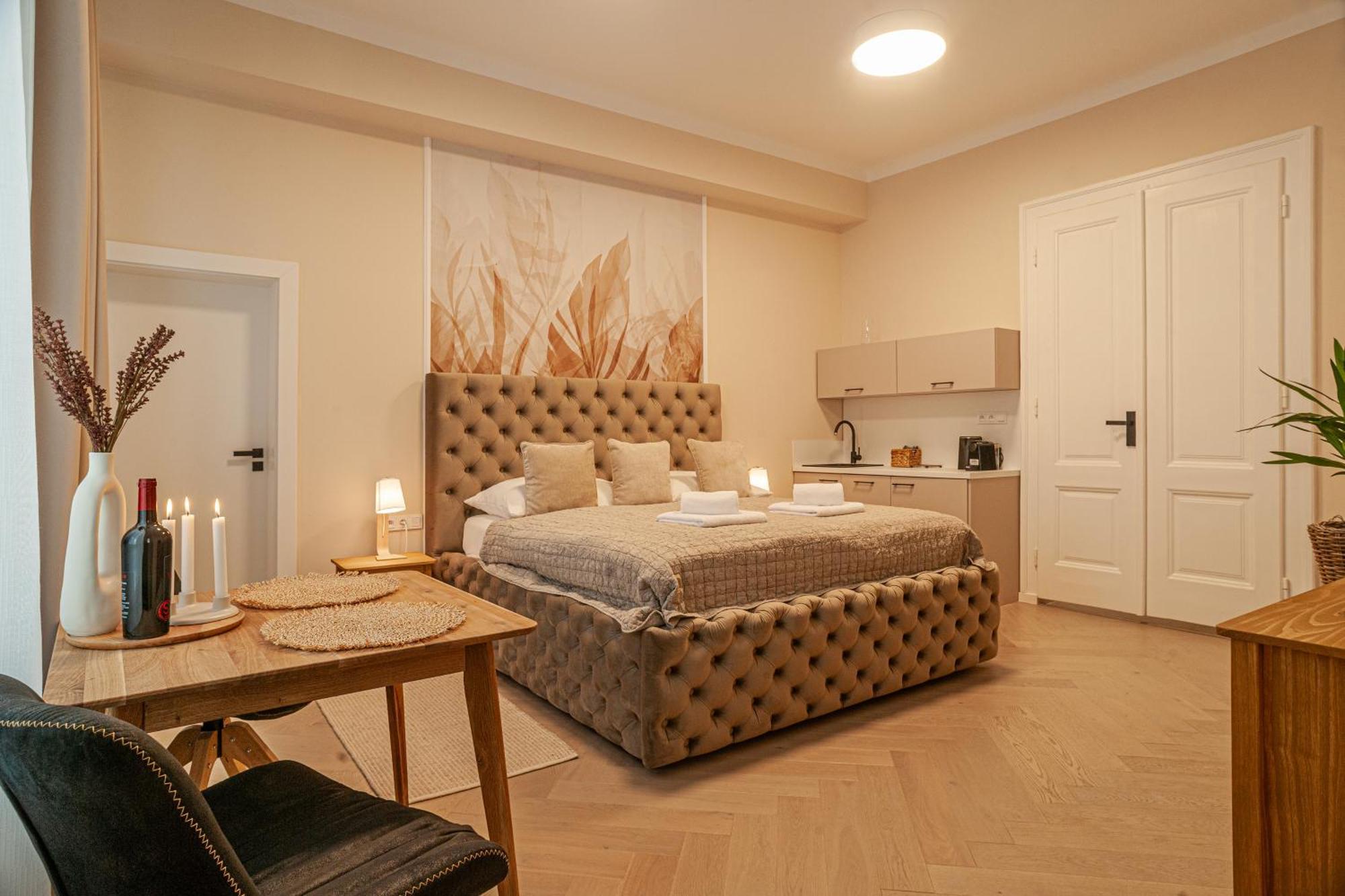 Sting Old Town Apartment *